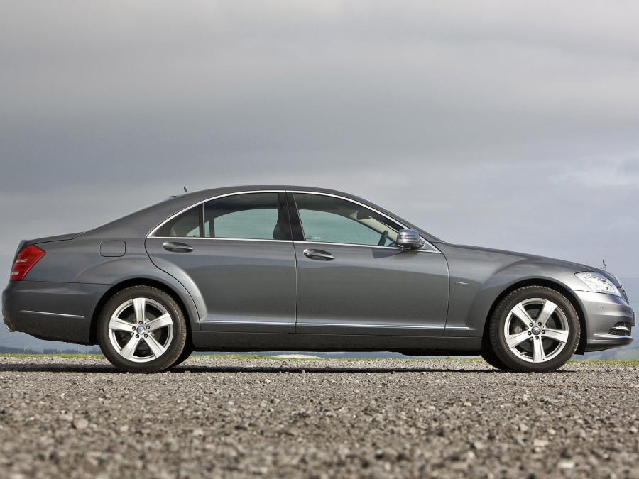  Mercedes-Benz S350 CDI 2009 года  (UK) (фото 15 из 17)